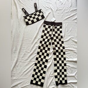 NWT Brown Ivory White Checkered Set